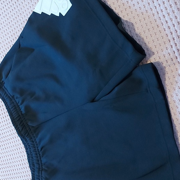 Men's short - Picture 1 of 9